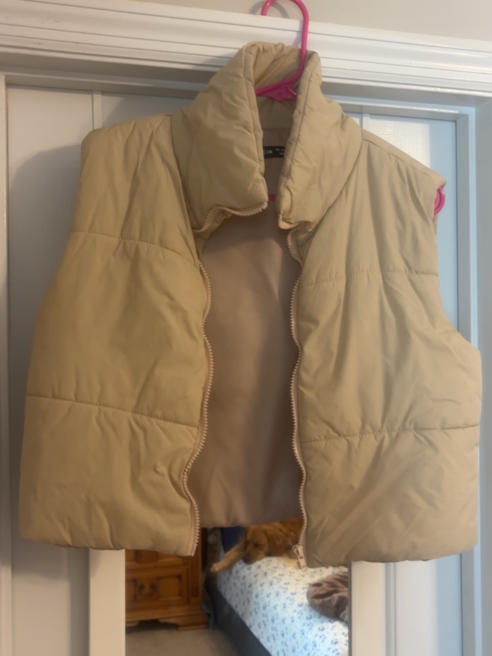 Cropped Cream Puffer Vest
